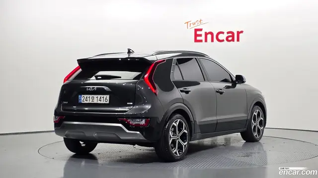 Main__Slider__Photo:Niro Kia 2022.10-1