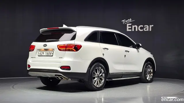 Main__Slider__Photo:Sorento Kia 2017.10-1