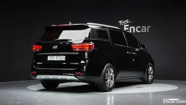 Main__Slider__Photo:Canival Kia 2019.4-1