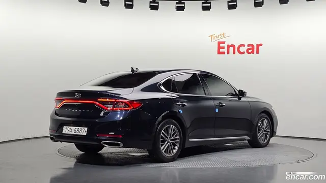 Main__Slider__Photo:Grandeur Hyundai 2017.2-1