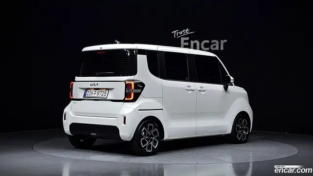Main__Slider__Photo:RAY Kia 2024.6-1