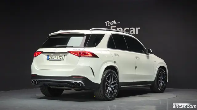 Main__Slider__Photo:GLE-Class Mercedes-Benz 2021.9-1