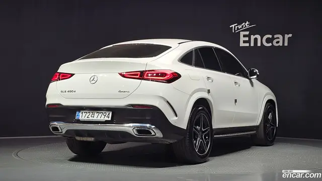 Main__Slider__Photo:GLE-Class Mercedes-Benz 2021.2-1