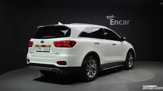 Main__Slider__Photo:Sorento Kia 2017.7-1