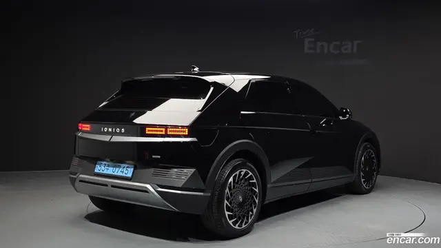 Main__Slider__Photo:Ioniq5 Hyundai 2023.11-1