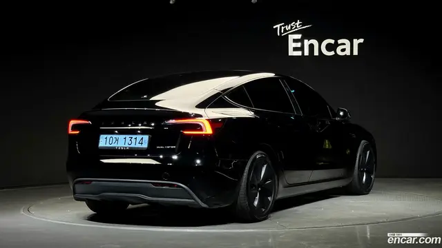 Main__Slider__Photo:Model 3 Tesla 2024.4-1