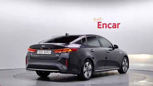 Main__Slider__Photo:K5 Kia 2016.3-1