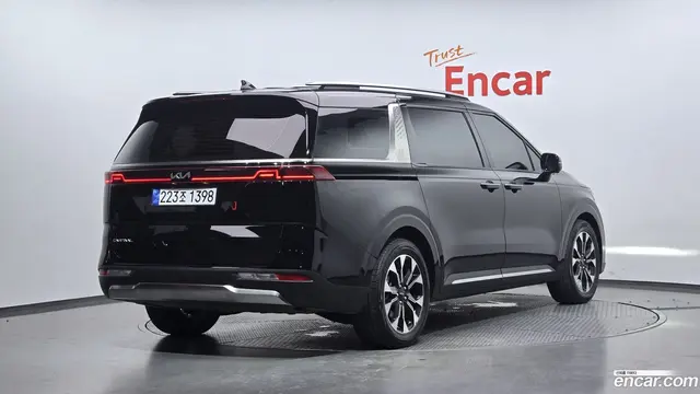 Main__Slider__Photo:Canival Kia 2022.5-1