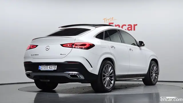 Main__Slider__Photo:GLE-Class Mercedes-Benz 2023.8-1