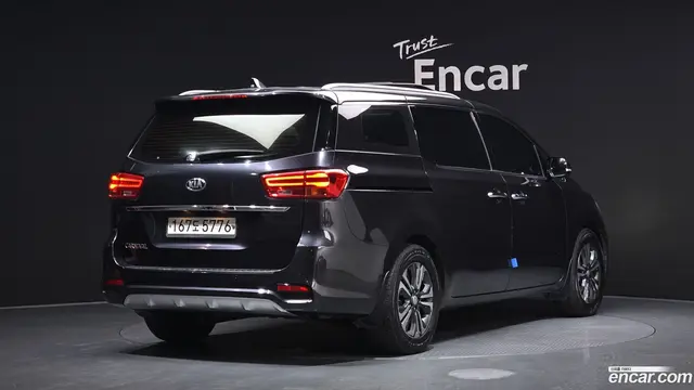 Main__Slider__Photo:Canival Kia 2019.8-1