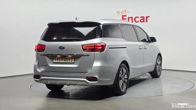 Main__Slider__Photo:Canival Kia 2018.7-1