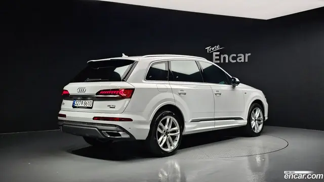 Main__Slider__Photo:Q7 Audi 2023.11-1