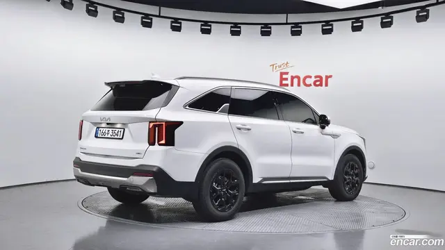 Main__Slider__Photo:Sorento Kia 2025.3-1