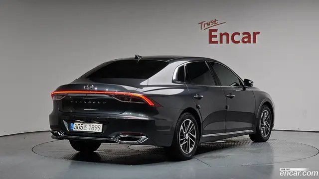Main__Slider__Photo:Grandeur Hyundai 2021.4-1
