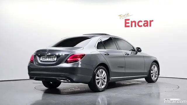 Main__Slider__Photo:C-Class Mercedes-Benz 2019.5-1