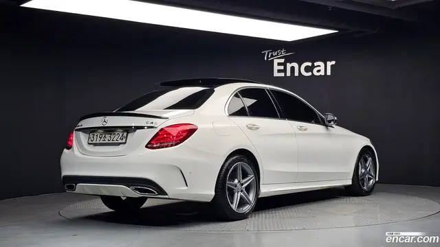 Main__Slider__Photo:C-Class Mercedes-Benz 2017.6-1