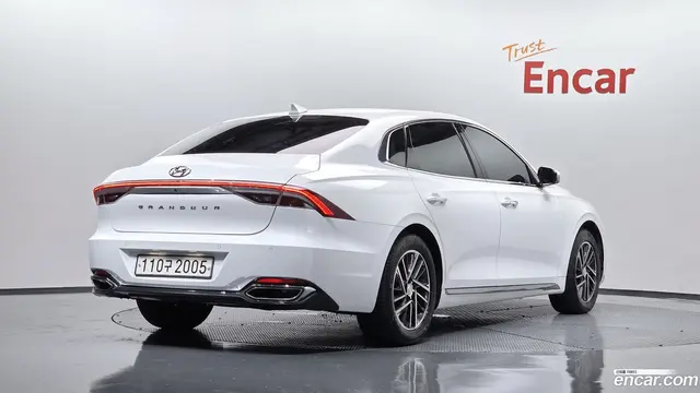 Main__Slider__Photo:Grandeur Hyundai 2022.4-1