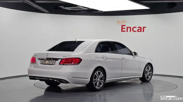 Main__Slider__Photo:E-Class Mercedes-Benz 2013.9-1