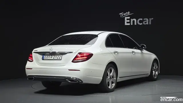 Main__Slider__Photo:E-Class Mercedes-Benz 2018.3-1