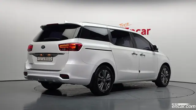Main__Slider__Photo:Canival Kia 2019.3-1