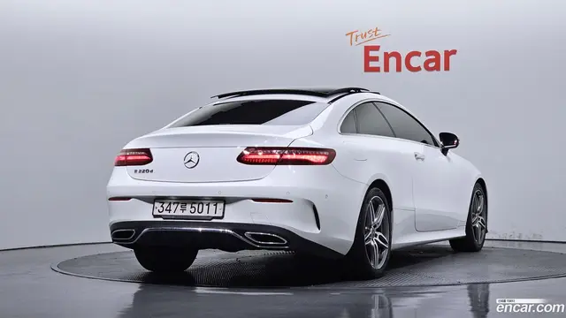 Main__Slider__Photo:E-Class Mercedes-Benz 2020.4-1