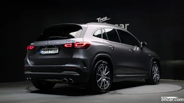 Main__Slider__Photo:GLA-Class Mercedes-Benz 2022.4-1