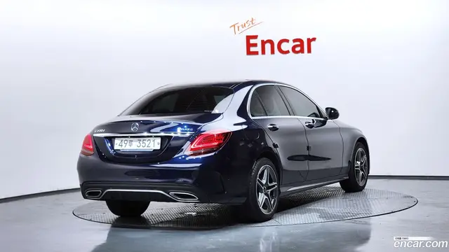 Main__Slider__Photo:C-Class Mercedes-Benz 2019.4-1