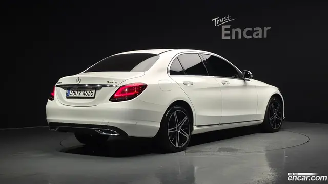 Main__Slider__Photo:C-Class Mercedes-Benz 2019.4-1