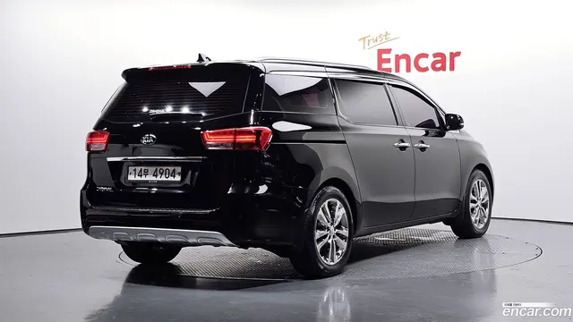 Main__Slider__Photo:Canival Kia 2017.0-1