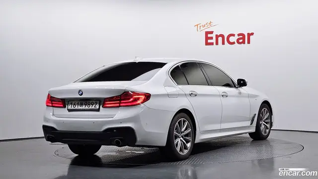 Main__Slider__Photo:5-Series BMW 2018.7-1