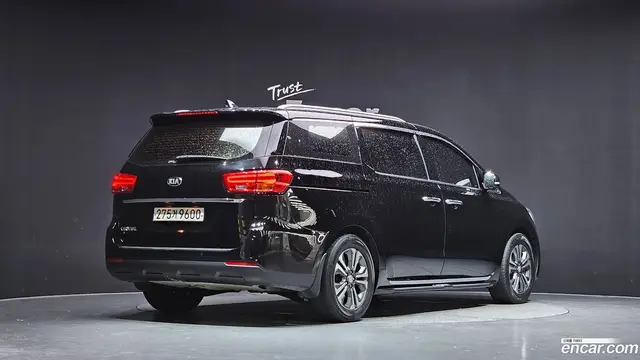 Main__Slider__Photo:Canival Kia 2018.6-1