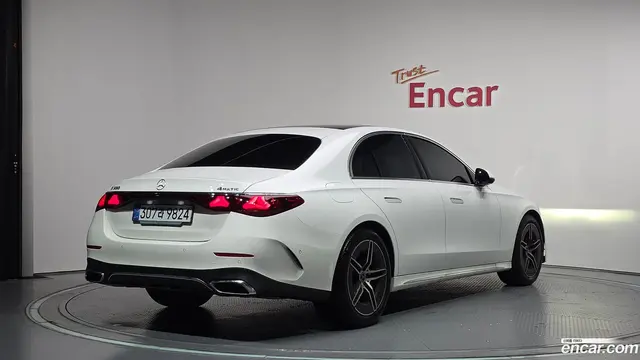 Main__Slider__Photo:E-Class Mercedes-Benz 2026.2-1