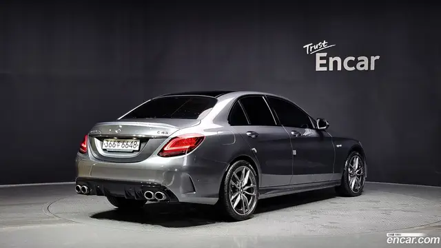 Main__Slider__Photo:C-Class Mercedes-Benz 2019.9-1