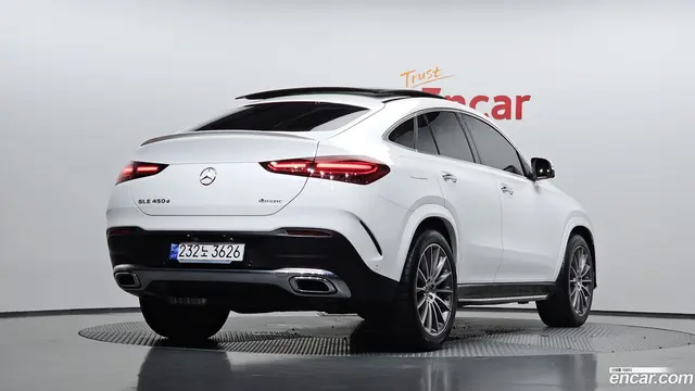 Main__Slider__Photo:GLE-Class Mercedes-Benz 2024.2-1