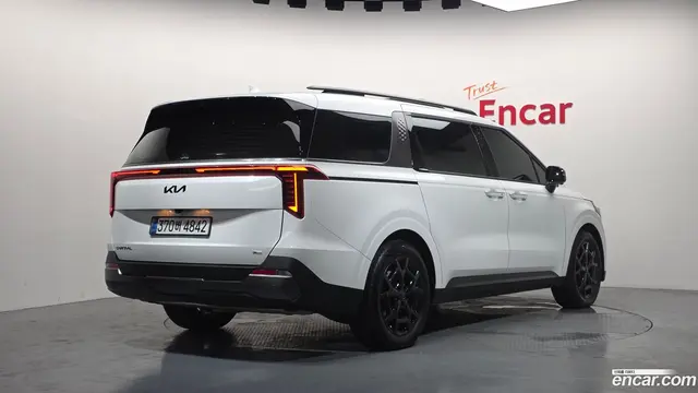 Main__Slider__Photo:Canival Kia 2025.10-1