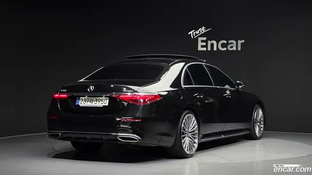Main__Slider__Photo:S-Class Mercedes-Benz 2023.5-1