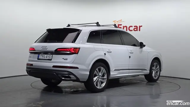 Main__Slider__Photo:Q7 Audi 2020.6-1