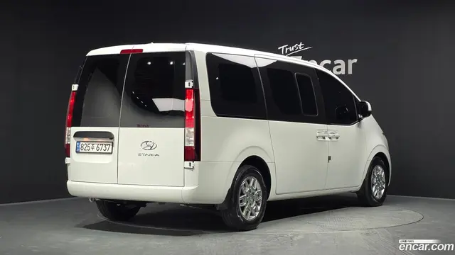 Main__Slider__Photo:Staria Hyundai 2022.11-1