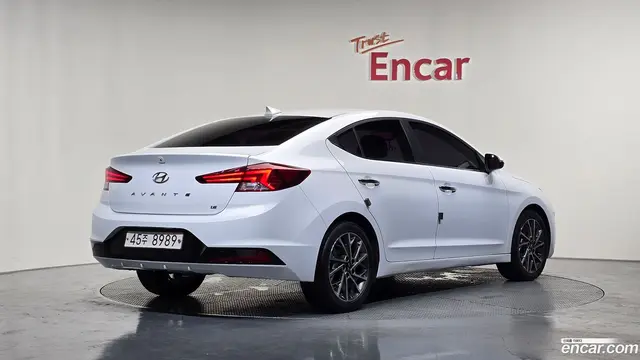 Main__Slider__Photo:AVANTE Hyundai 2019.0-1