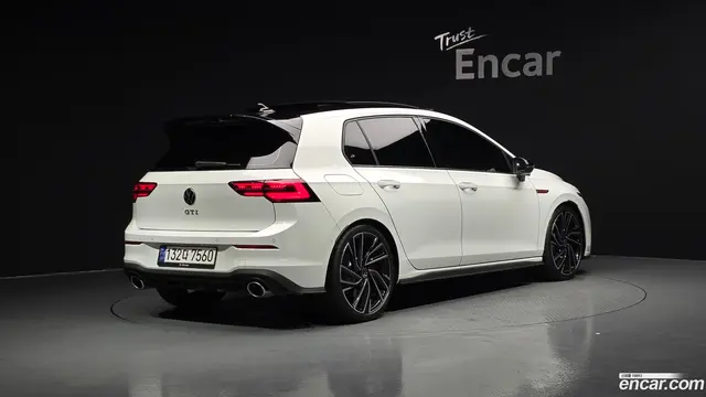 Main__Slider__Photo:Golf Volkswagen 2024.4-1