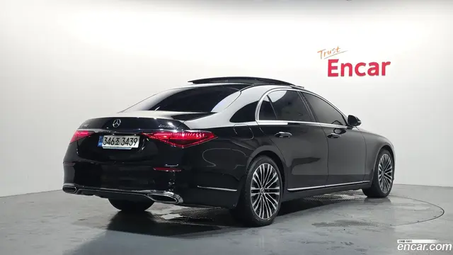 Main__Slider__Photo:S-Class Mercedes-Benz 2021.10-1