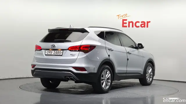 Main__Slider__Photo:Santafe Hyundai 2017.0-1