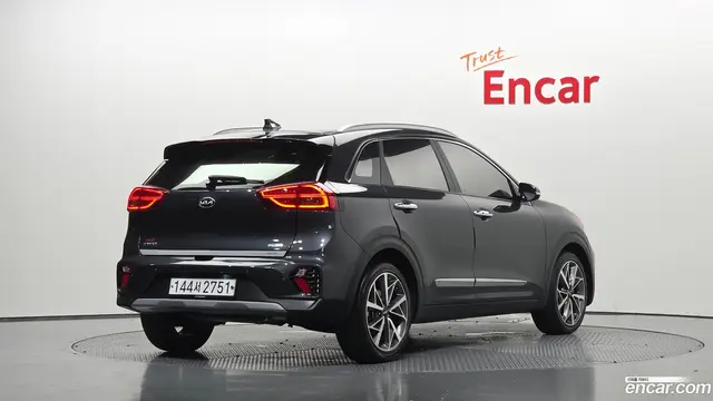 Main__Slider__Photo:Niro Kia 2019.11-1