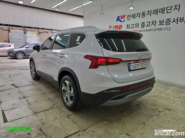 Main__Slider__Photo:Santafe Hyundai 2022.4-1