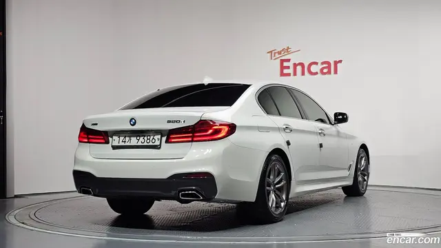 Main__Slider__Photo:5-Series BMW 2018.8-1