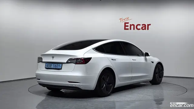 Main__Slider__Photo:Model 3 Tesla 2020.10-1