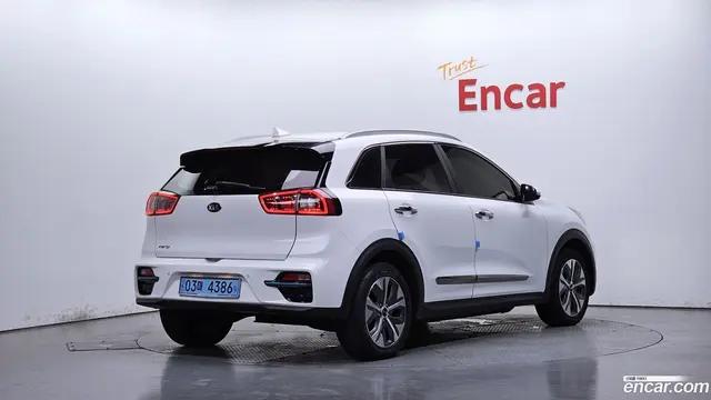 Main__Slider__Photo:Niro Kia 2018.8-1
