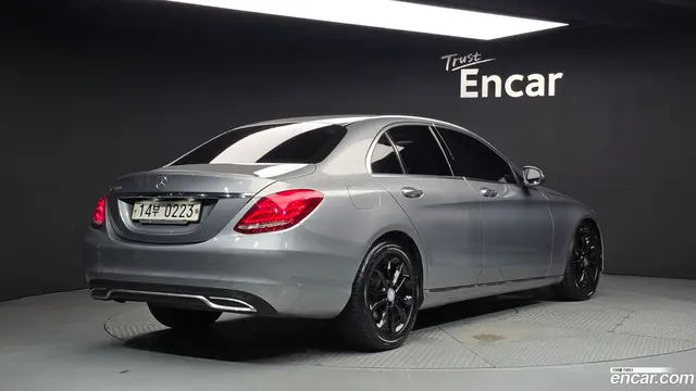 Main__Slider__Photo:C-Class Mercedes-Benz 2016.5-1