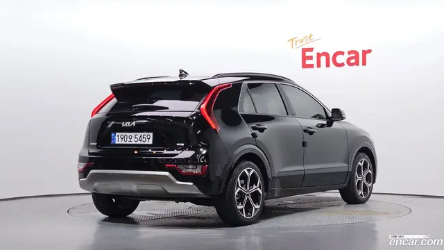 Main__Slider__Photo:Niro Kia 2022.5-1