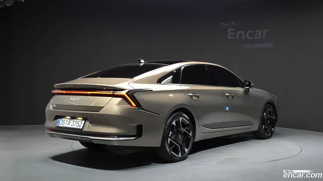 Main__Slider__Photo:K8 Kia 2025.8-1
